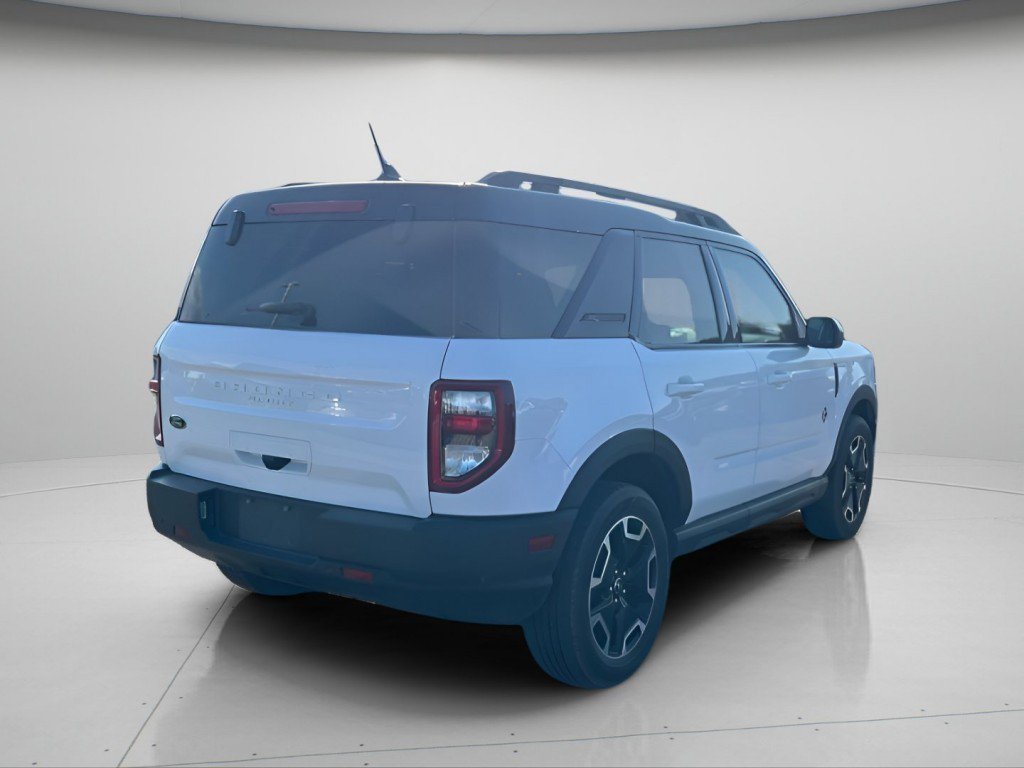 Certified 2022 Ford Bronco Sport Outer Banks w/ Tech Package AWD/4WD image 5