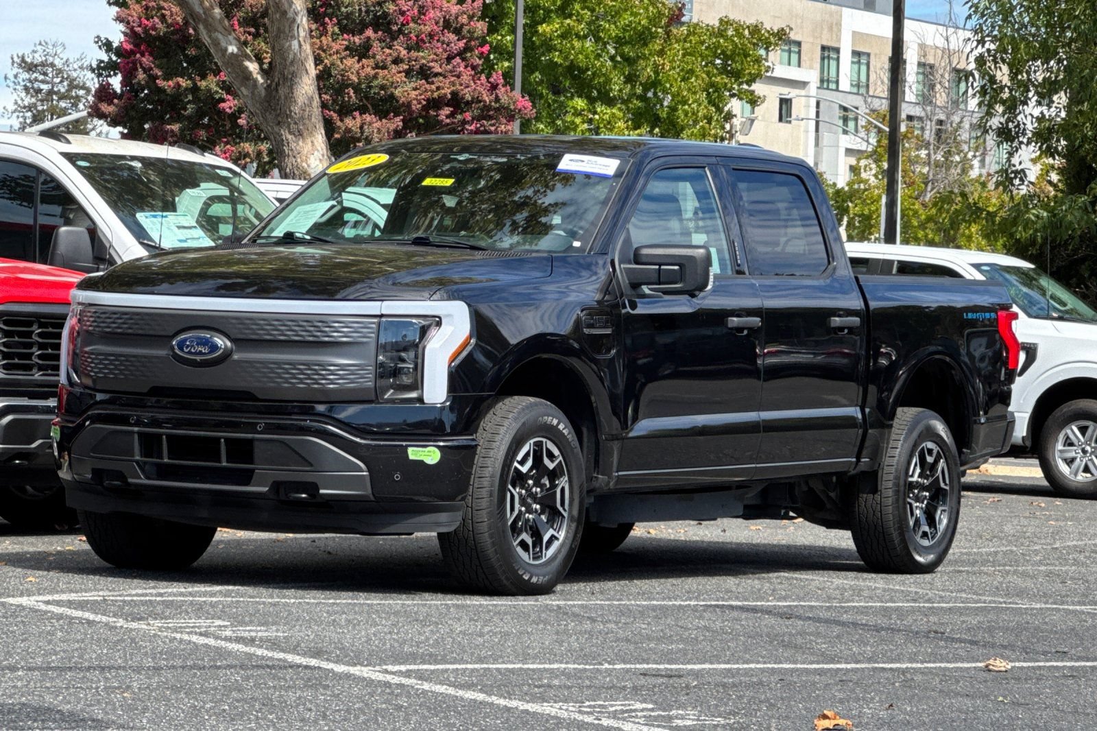 Certified 2023 Ford F150 Lightning XLT AWD/4WD image 9