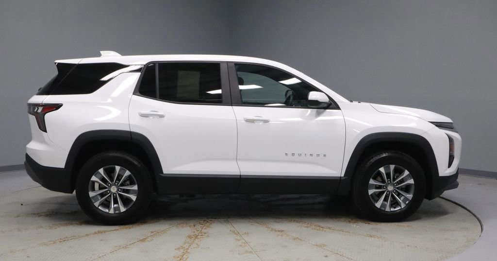 Used 2026 Chevrolet Equinox LT image 6