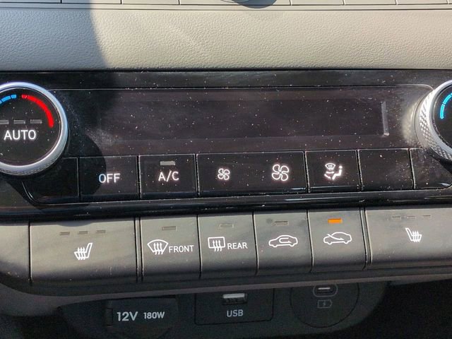 Used 2025 Hyundai Elantra SEL image 29