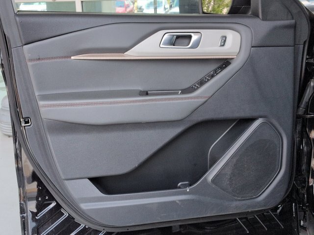 Certified 2025 Ford Explorer Active w/ Active Comfort Package AWD/4WD image 13