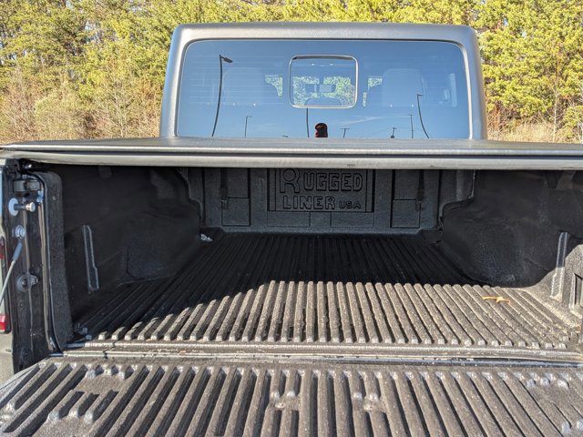 Used 2022 Jeep Gladiator Rubicon w/ Cold Weather Group image 32