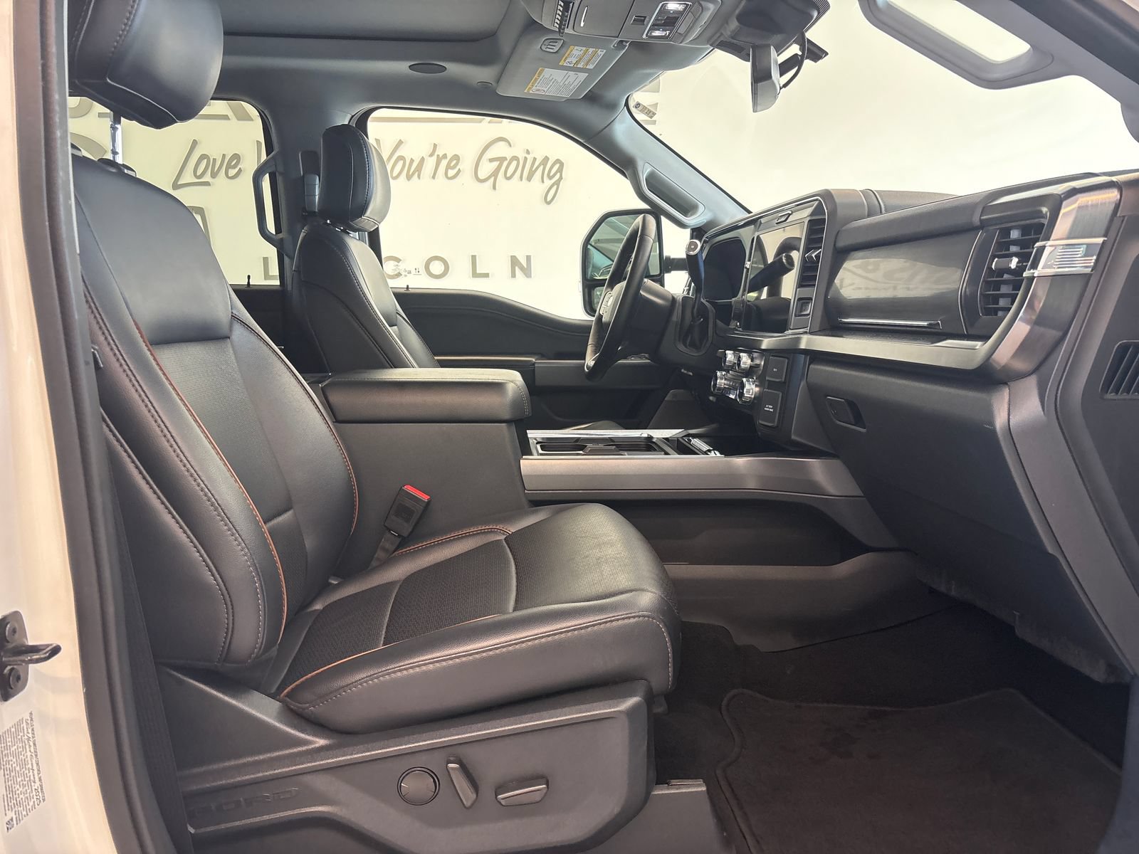 Certified 2025 Ford F250 Lariat w/ Lariat Ultimate Package AWD/4WD image 6