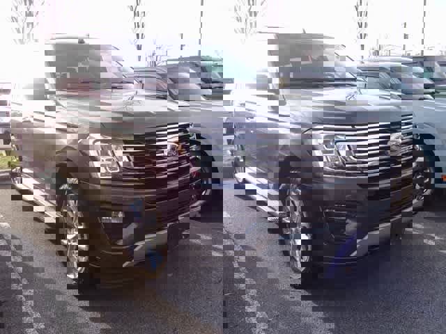 Certified 2021 Ford Expedition Max XLT image 3