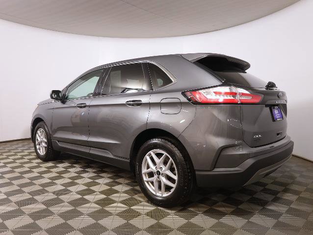 Certified 2024 Ford Edge SEL w/ Convenience Package image 2