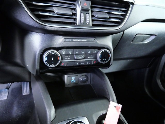 Certified 2022 Ford Escape Titanium w/ Class II Trailer Tow Package image 19