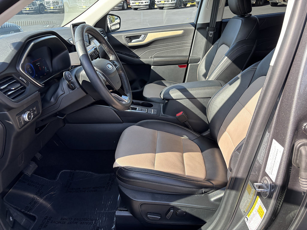 Certified 2021 Ford Escape Titanium w/ Titanium Elite Package AWD/4WD image 15