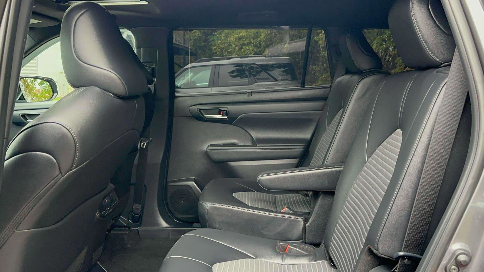 Used 2024 Toyota Highlander XSE image 12