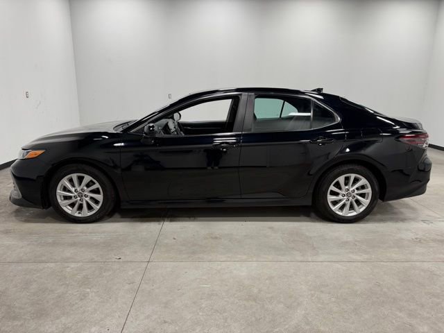 Used 2022 Toyota Camry LE w/ Carpet Mat Package (TMS) image 8