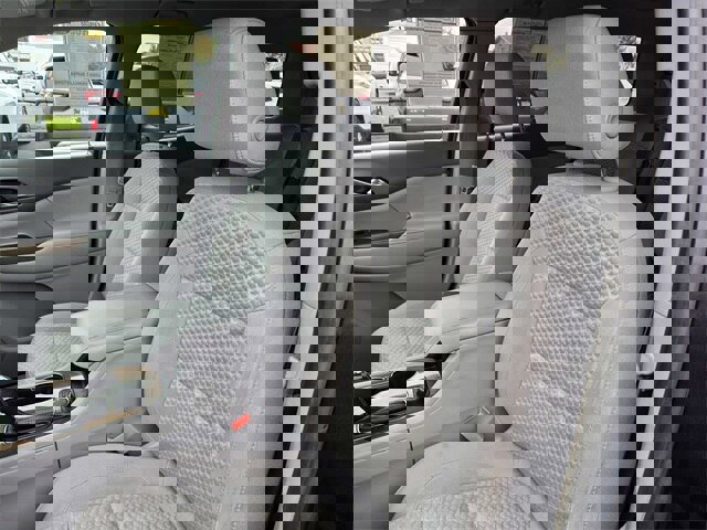 Used 2017 GMC Acadia SLE w/ Driver Alert Package I image 12