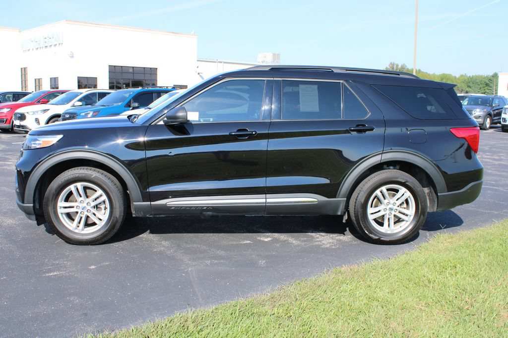 Certified 2024 Ford Explorer XLT w/ Equipment Group 202A AWD/4WD image 4