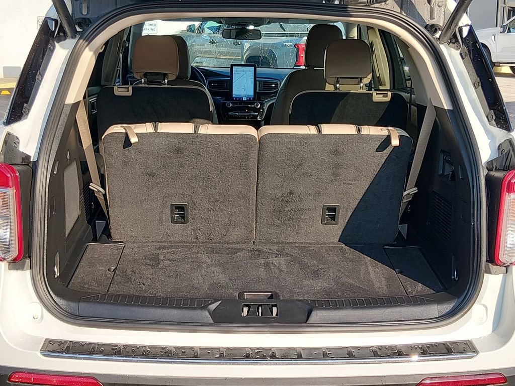 Certified 2023 Ford Explorer Limited w/ Limited Technology Package RWD image 17