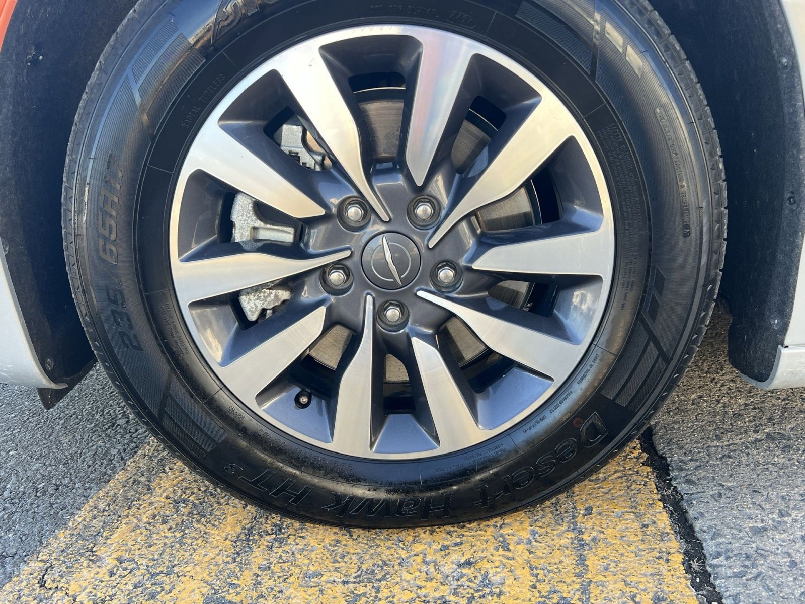 Used 2023 Chrysler Pacifica Limited image 12