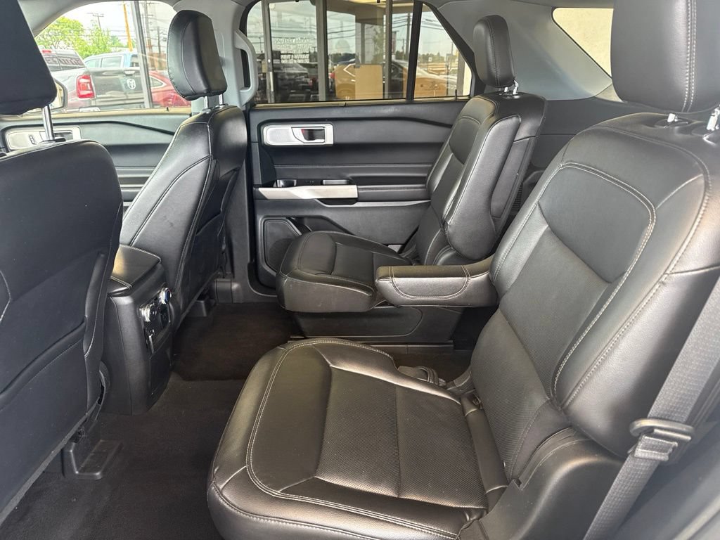 Certified 2022 Ford Explorer Limited w/ Limited Technology Package AWD/4WD image 16