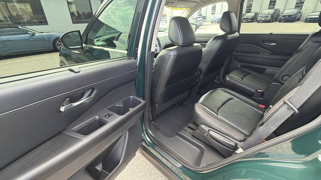 Used 2023 Nissan Pathfinder SL w/ SL Premium Package FWD image 26