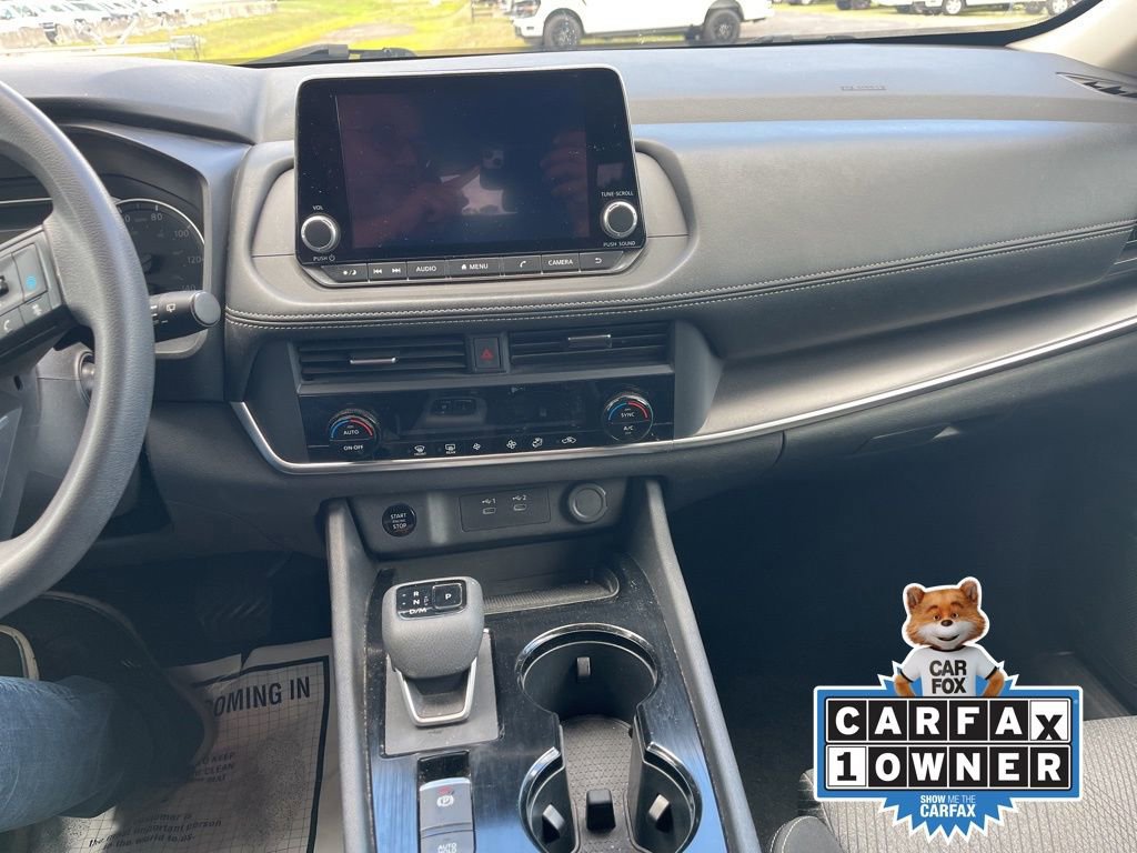 Used 2024 Nissan Rogue SV image 12