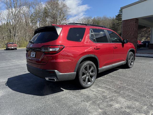 Used 2023 Honda Pilot Sport image 9