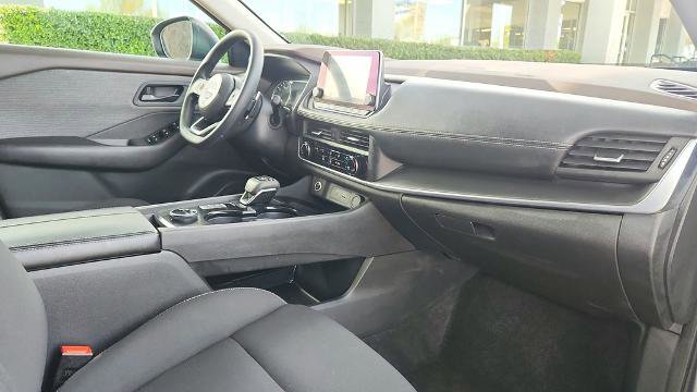 Used 2023 Nissan Rogue S image 29