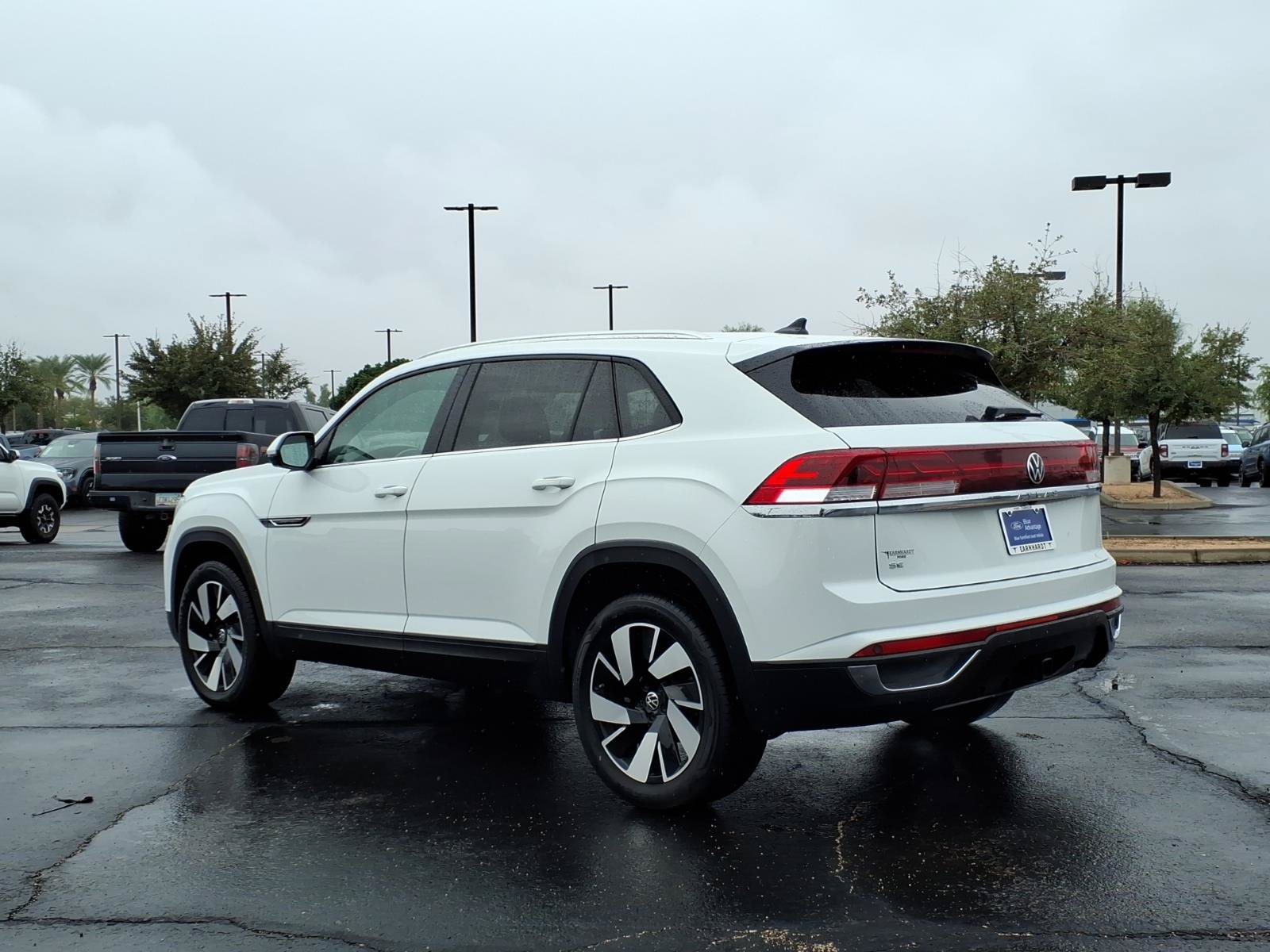 Used 2025 Volkswagen Atlas Cross Sport SE FWD image 3