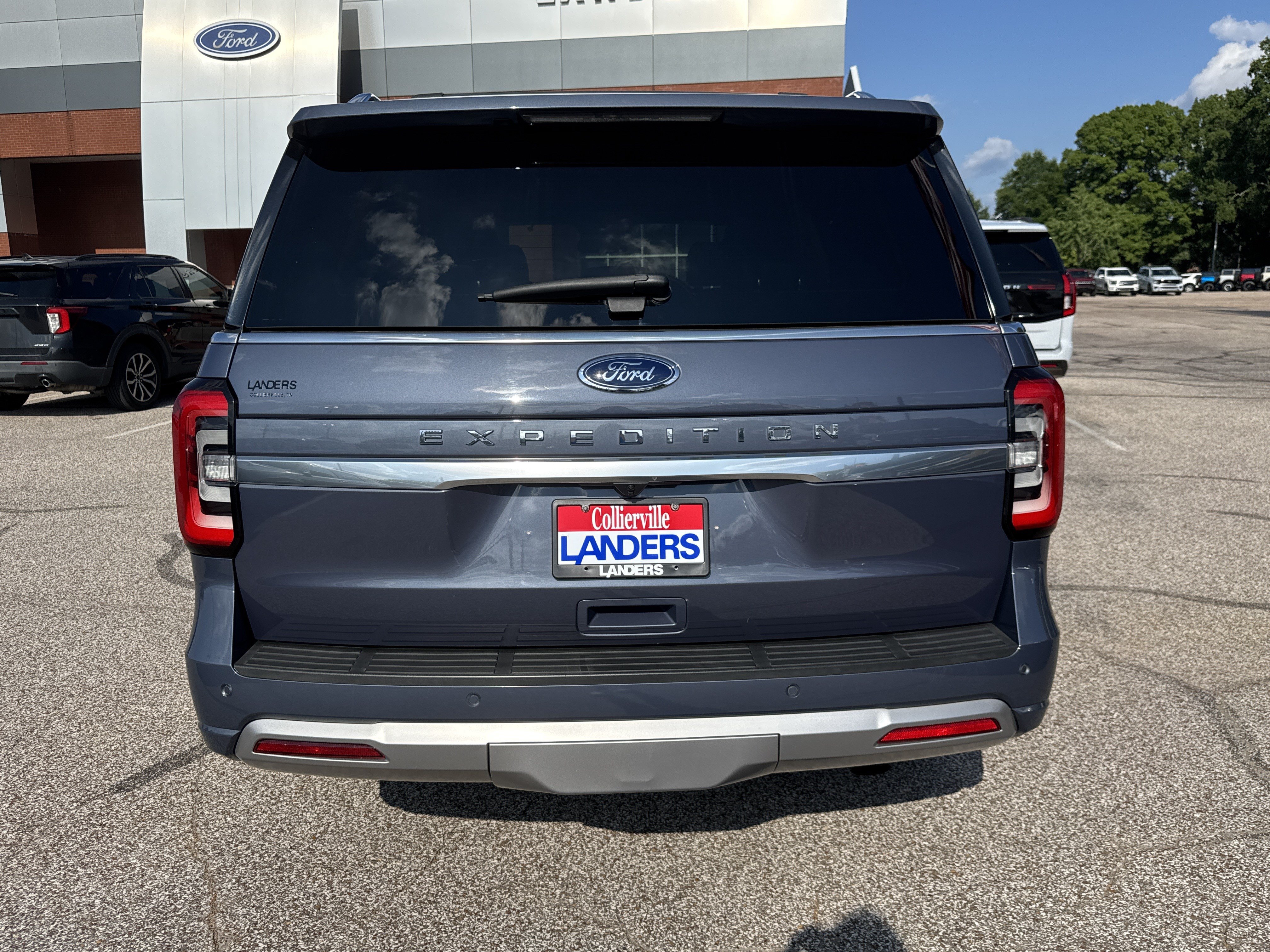 Certified 2022 Ford Expedition Platinum RWD image 4