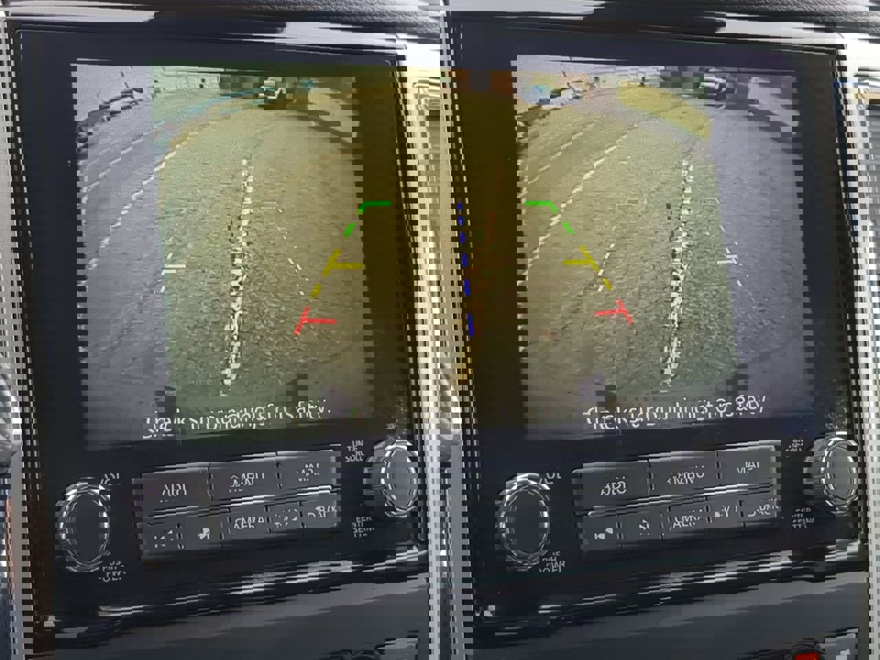 Used 2021 Nissan Titan SV w/ SV Convenience Package image 18