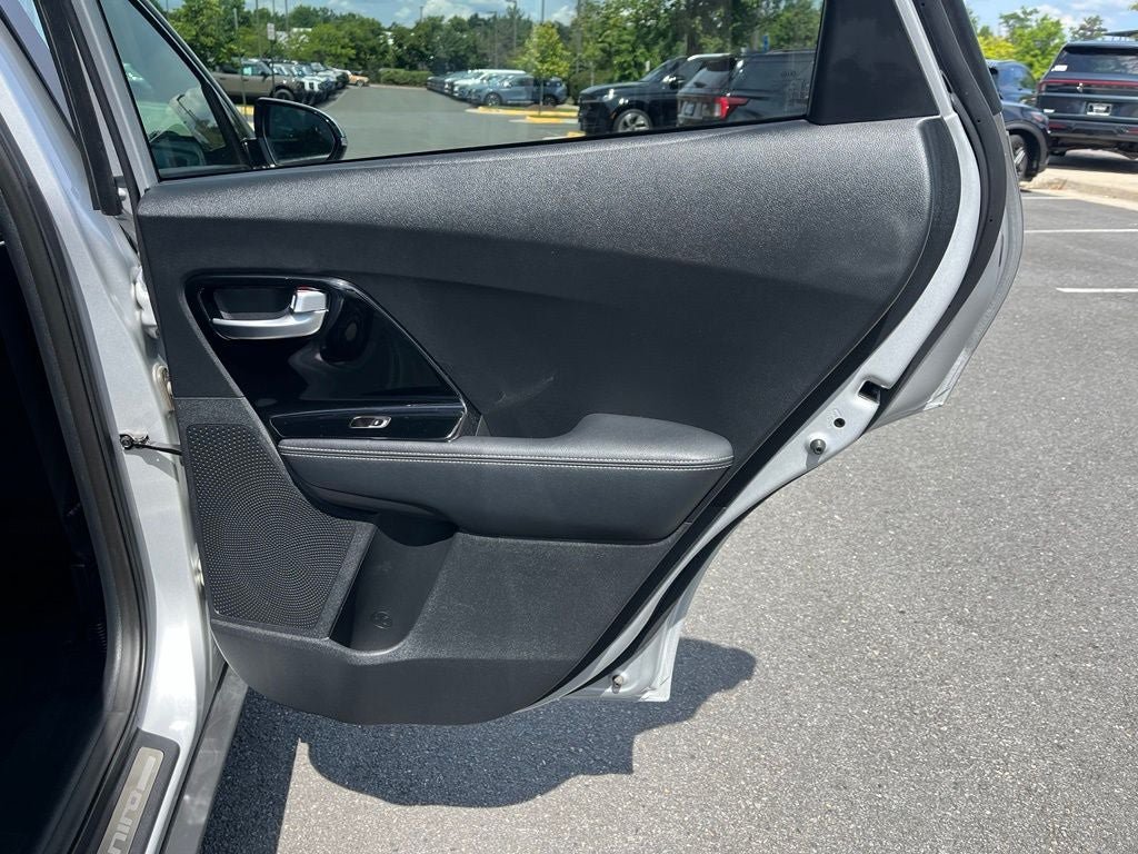 Used 2020 Kia Niro EX Premium FWD image 18