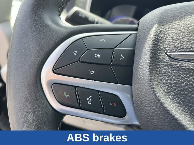 Used 2023 Chrysler Pacifica Touring-L FWD image 36