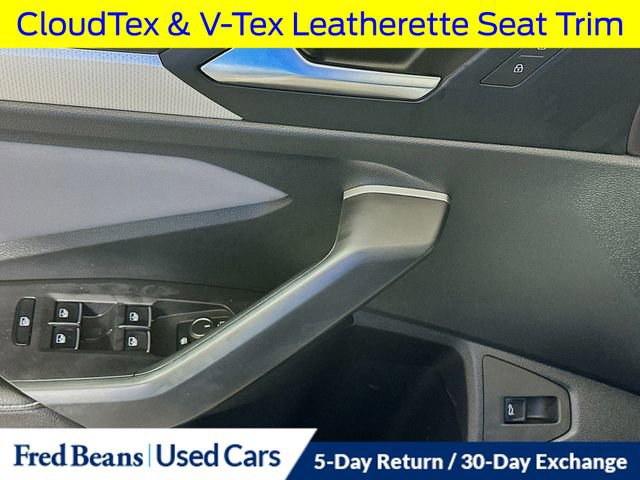 Used 2025 Volkswagen Jetta SE image 19