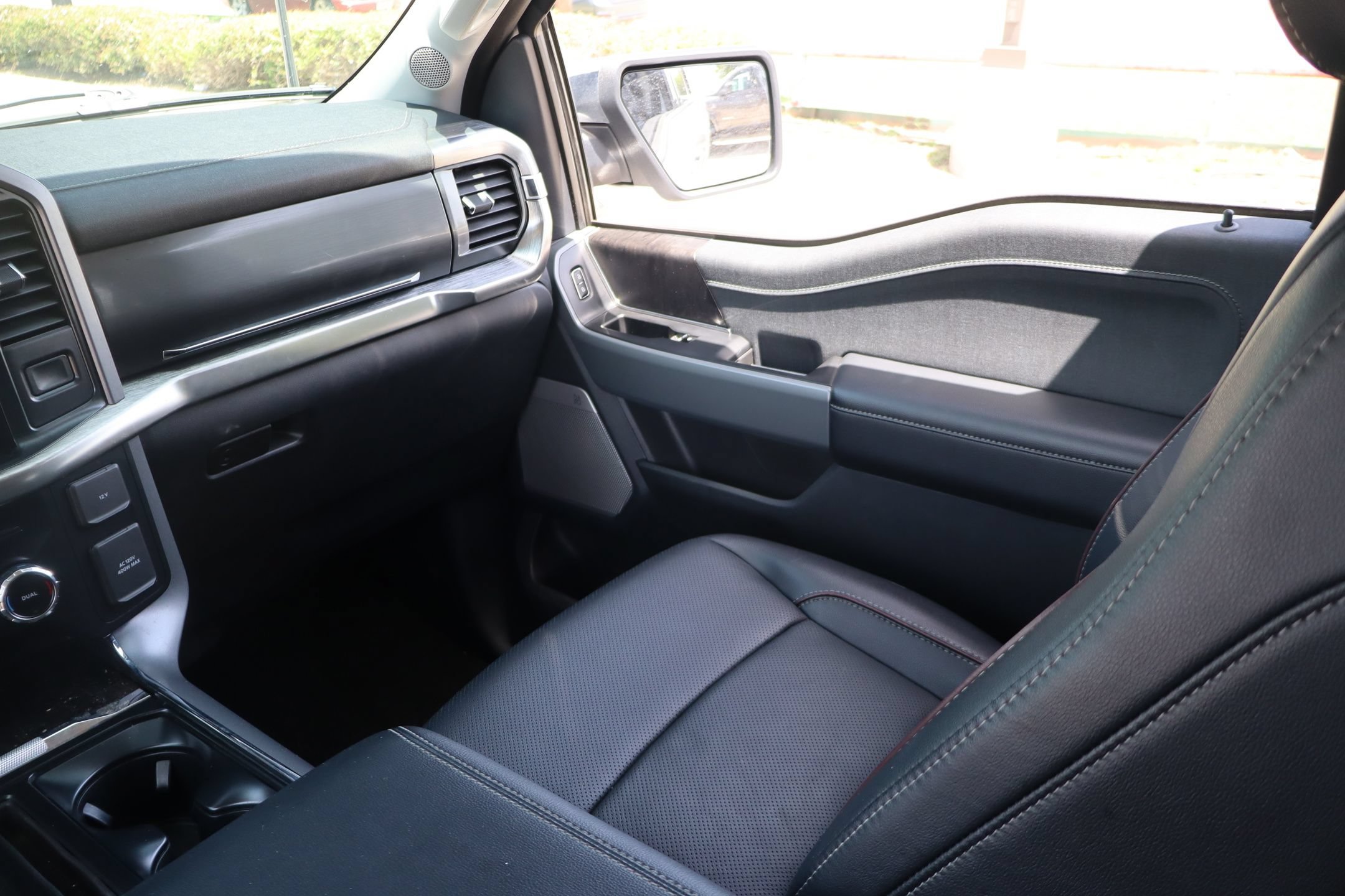 Certified 2022 Ford F150 Lariat AWD/4WD image 24