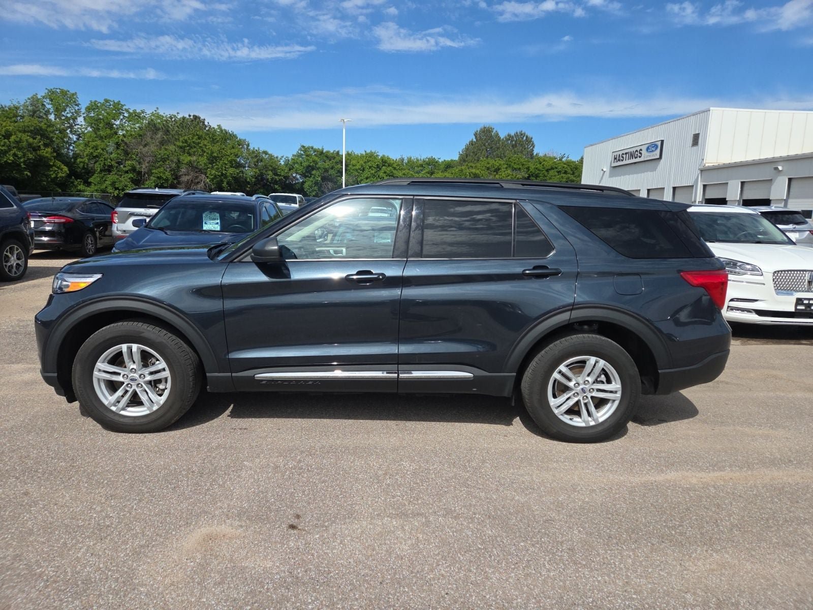 Certified 2023 Ford Explorer XLT w/ Equipment Group 202A AWD/4WD image 8