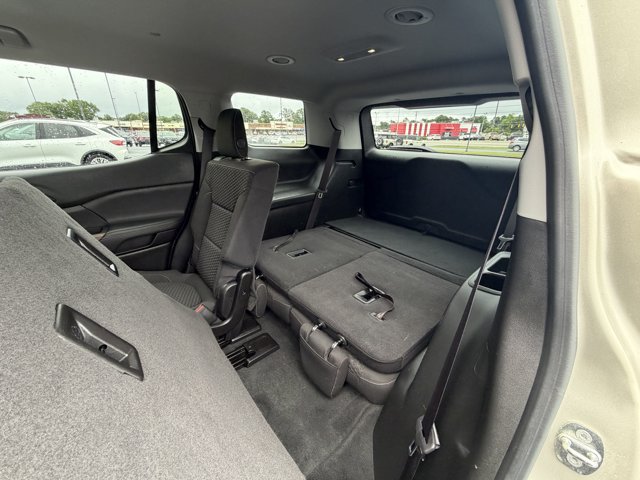 Used 2017 GMC Acadia SLE w/ Driver Alert Package I FWD image 15