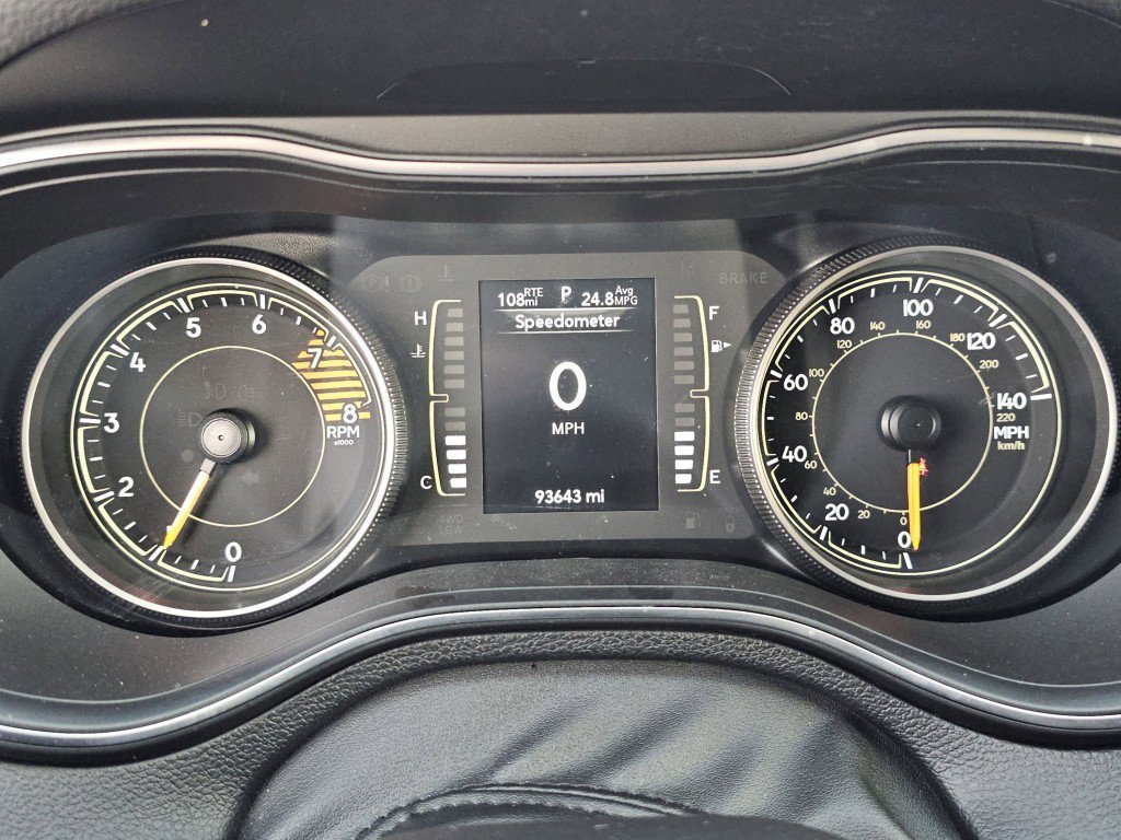 Used 2020 Jeep Cherokee Latitude Plus image 29