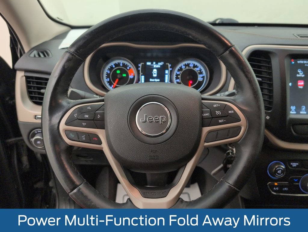 Used 2017 Jeep Cherokee Latitude w/ Safety/Convenience Group FWD image 31