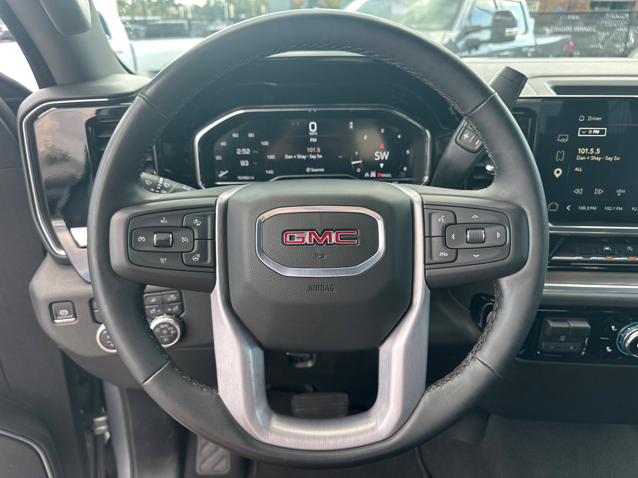 Used 2025 GMC Sierra 1500 SLT AWD/4WD image 25