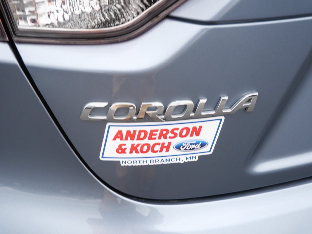 Used 2025 Toyota Corolla LE FWD image 9