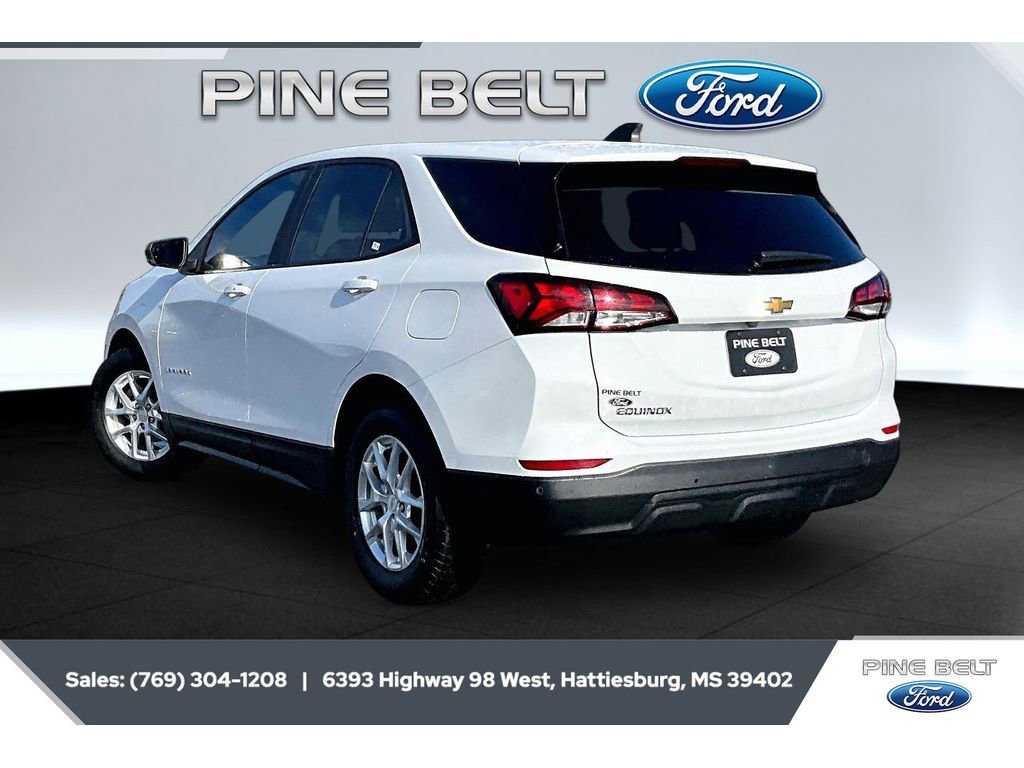 Used 2022 Chevrolet Equinox LS w/ LS Convenience Package FWD image 2