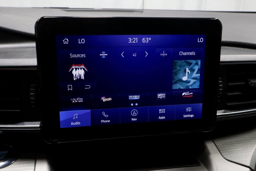 Certified 2023 Ford Explorer XLT w/ Equipment Group 202A AWD/4WD image 4