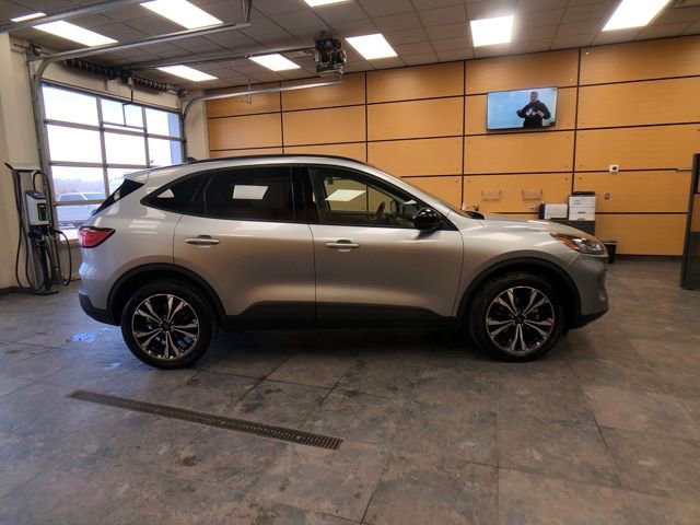 Certified 2021 Ford Escape SE w/ SE Sport Appearance Package image 8