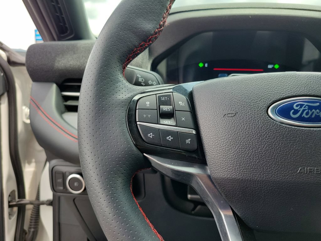 Certified 2025 Ford Explorer ST-Line w/ ST-Line Street Pack AWD/4WD image 24