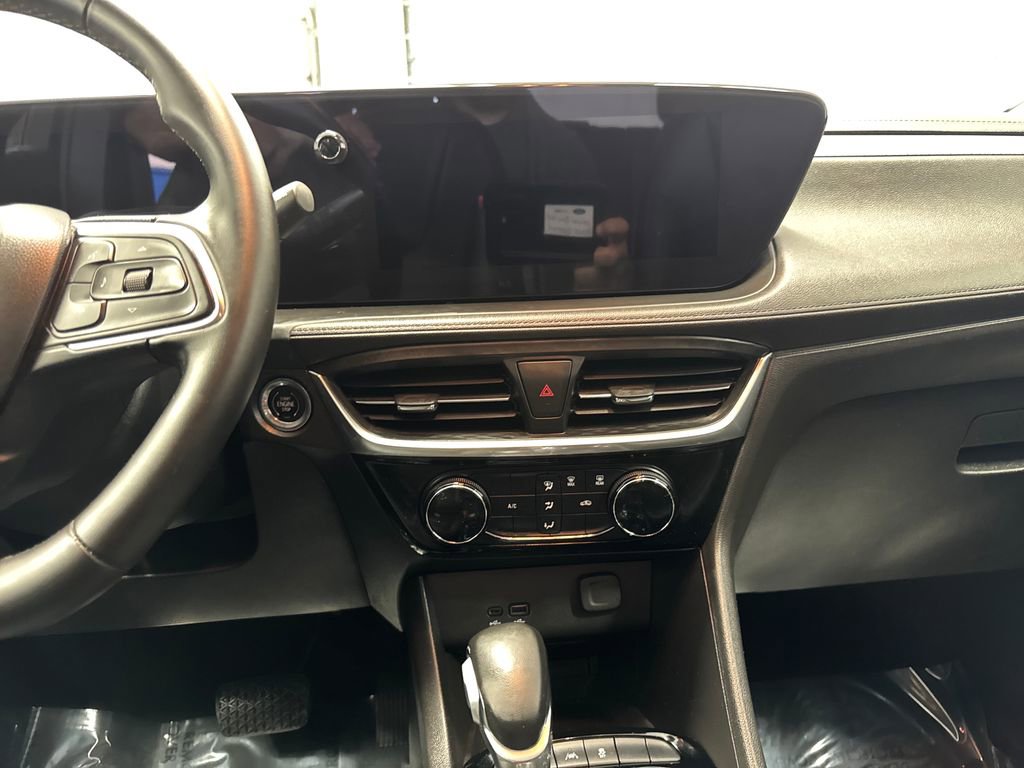 Used 2024 Buick Encore GX Sport Touring AWD/4WD image 19