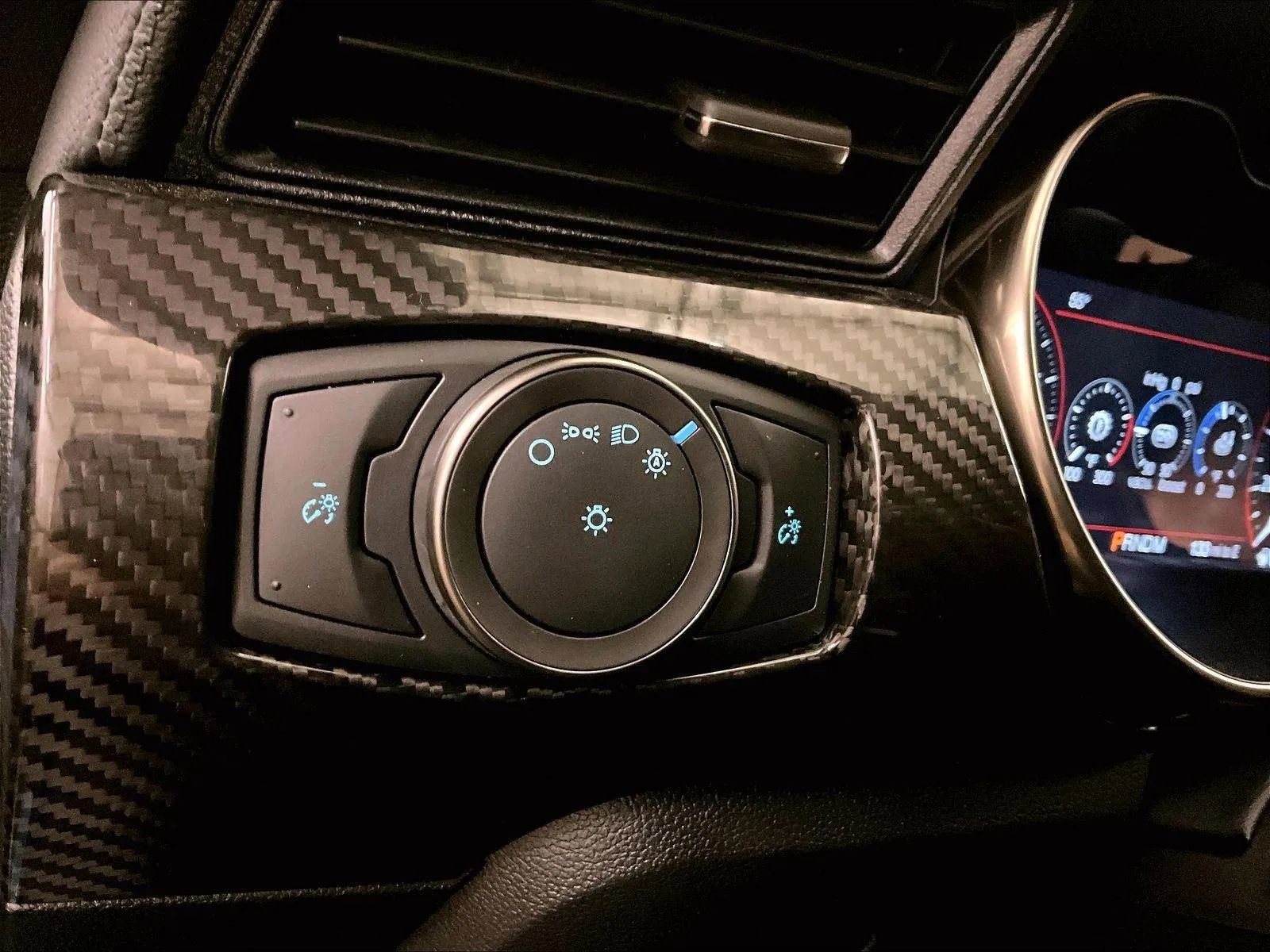 Certified 2020 Ford Mustang Shelby GT500 w/ Carbon Fiber Track Pack RWD image 28