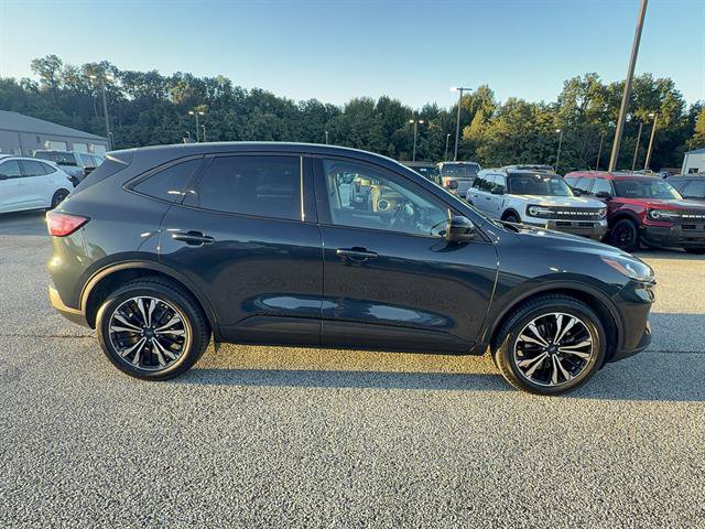Certified 2022 Ford Escape SE w/ SE Sport Appearance Package AWD/4WD image 8