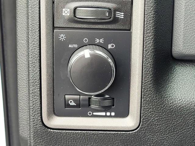 Used 2018 RAM 1500 Tradesman w/ Chrome Appearance Group image 18