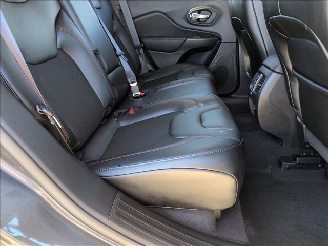 Used 2022 Jeep Cherokee Trailhawk AWD/4WD image 19