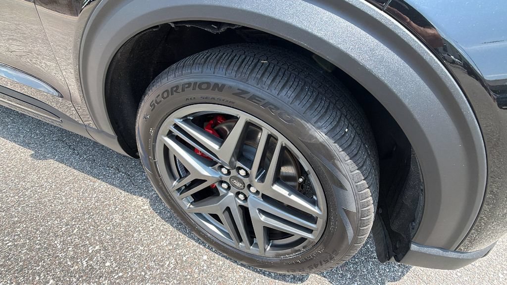 Certified 2026 Ford Explorer ST-Line w/ ST-Line Street Pack RWD image 10