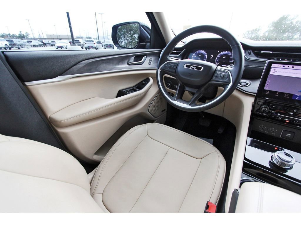 Used 2022 Jeep Grand Cherokee L Limited image 10