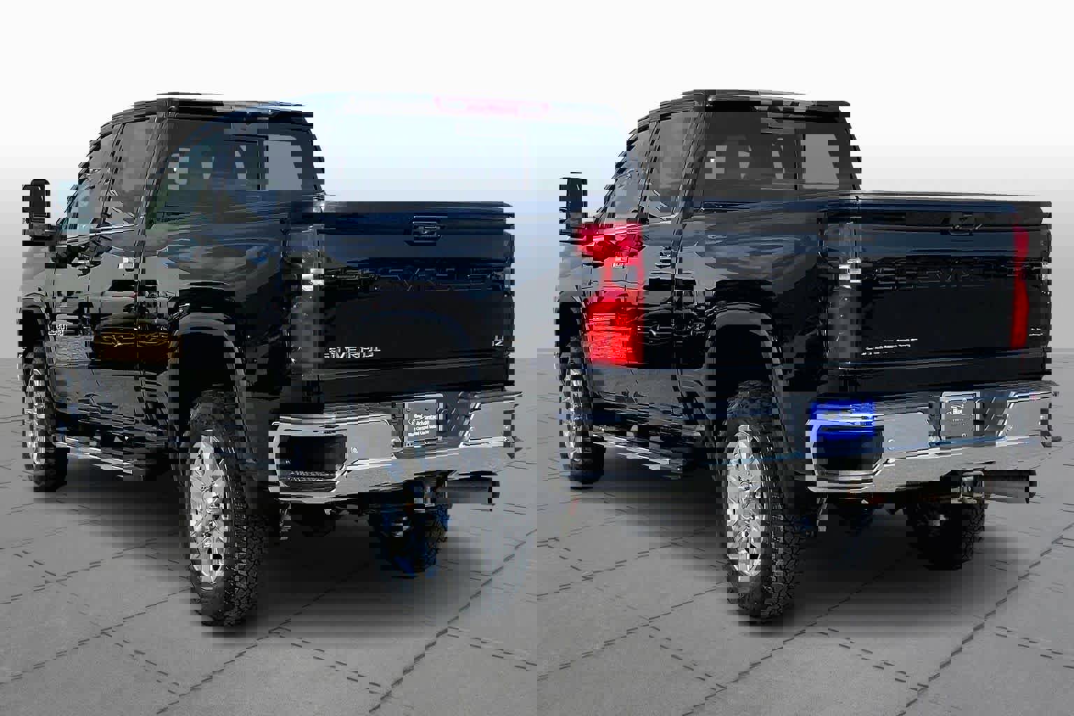 Used 2022 Chevrolet Silverado 2500 LTZ w/ LTZ Convenience Package image 4