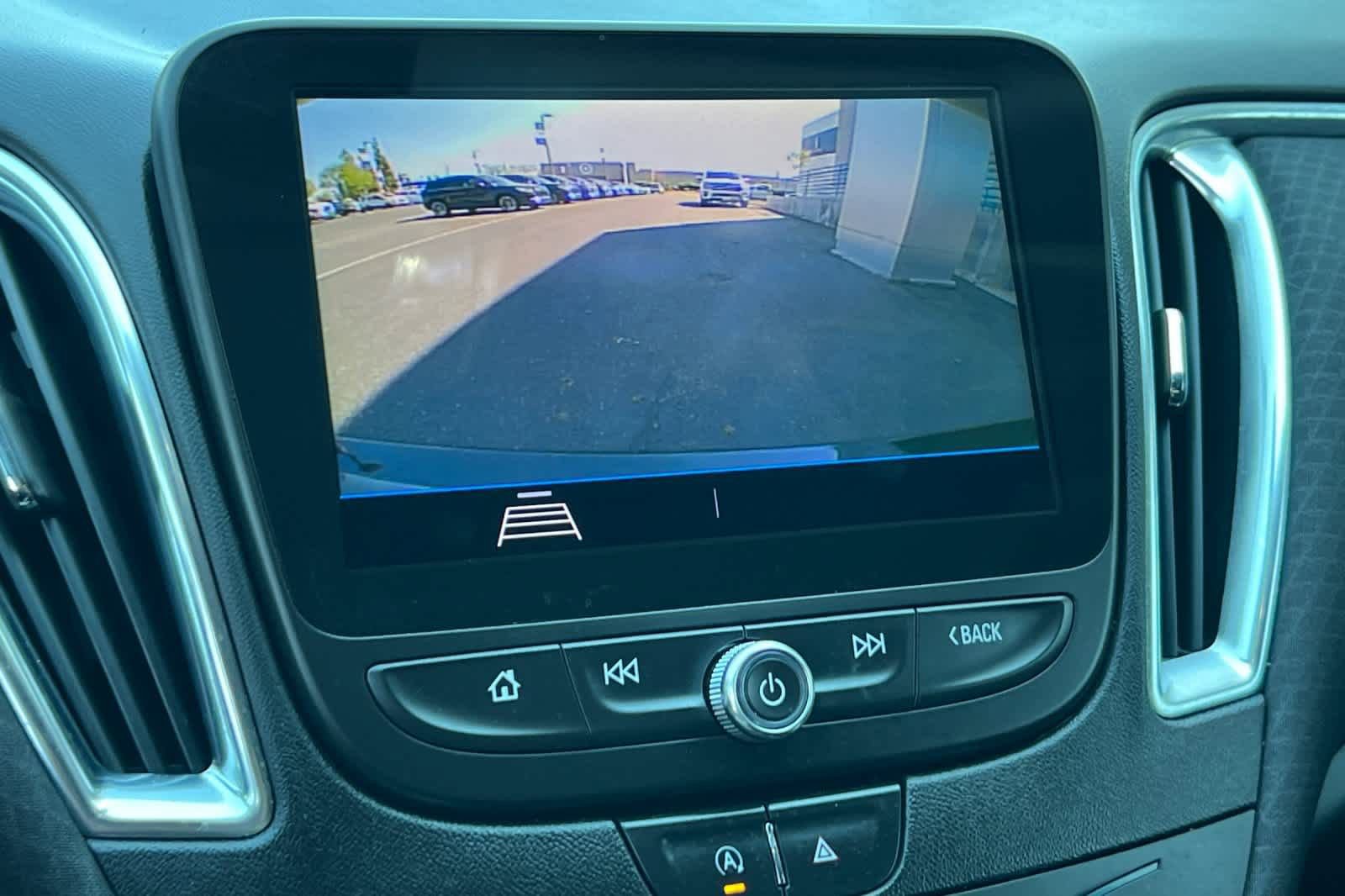 Used 2020 Chevrolet Malibu LT FWD image 18
