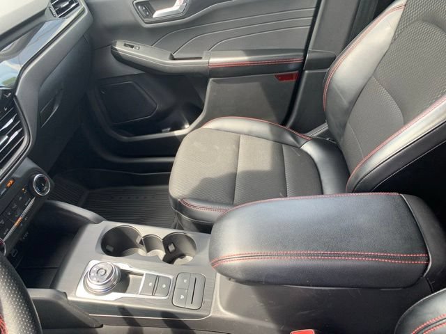 Certified 2025 Ford Escape ST-Line AWD/4WD image 34