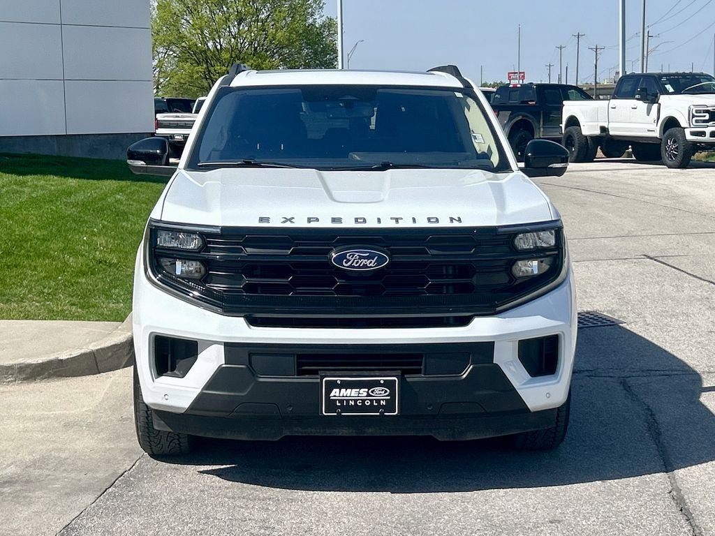 Certified 2025 Ford Expedition Active AWD/4WD image 8